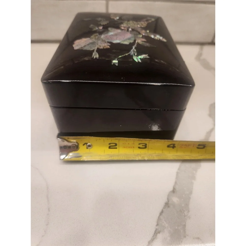 Vintage Black Laquer Jewelry Music Box Mother Of Pearl Rose Inlay Turtle Closure